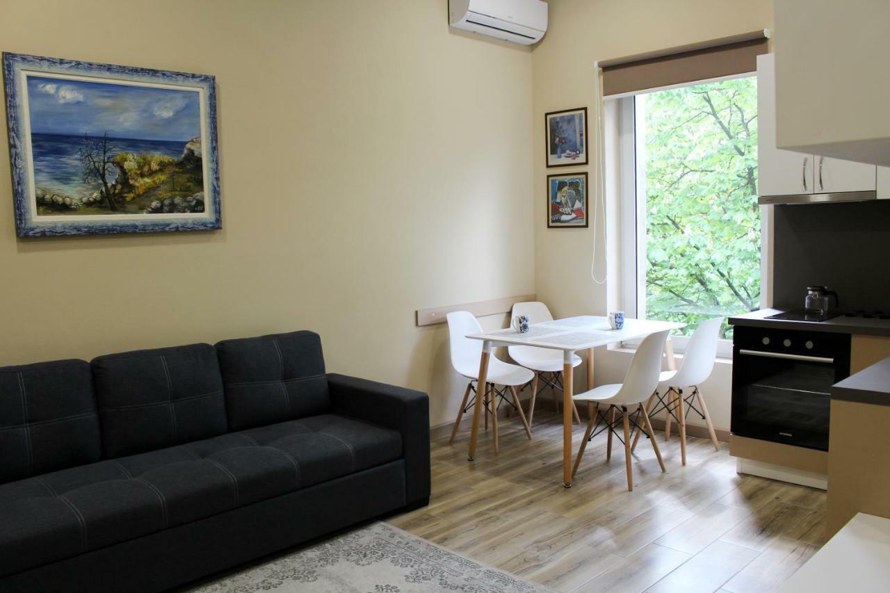 2V1 - Blloku Mac Apartment Tirana Exterior photo